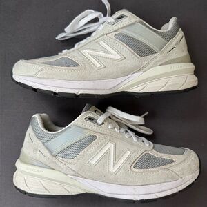 New Balance 990v5 Made In USA 'Nimbus
Cloud Silver' Sneakers size 37.5